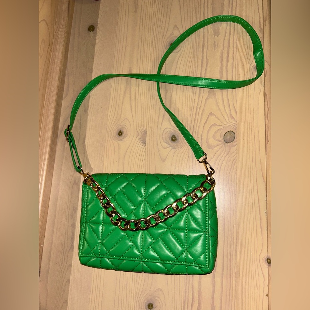 Green Quilted Chain Shoulder Bag